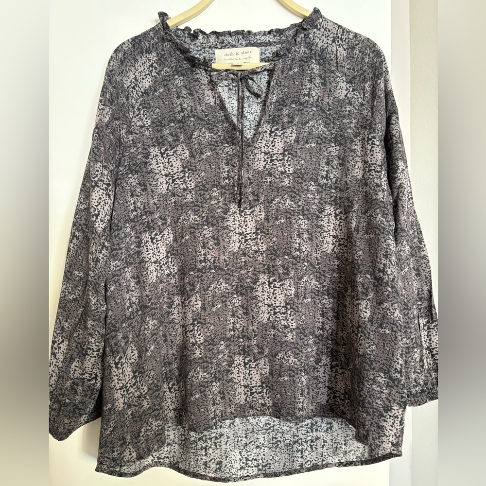 Cloth & Stone Black and Gray Patterned Blouse